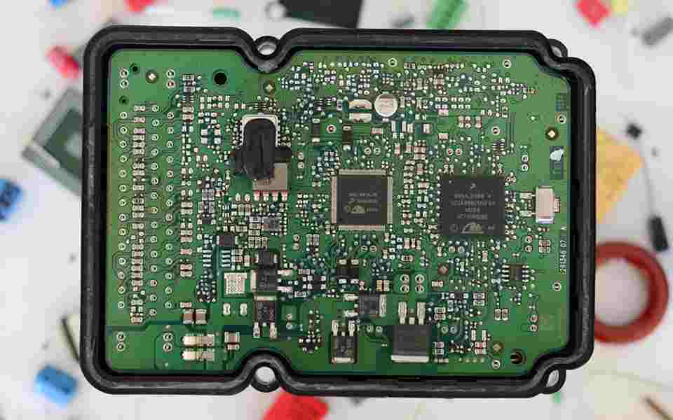 Oprava regulátoru čerpadla ABS ATE MK60EC1 - MK61 - Výměna procesoru